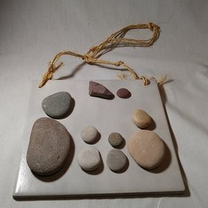 Stone Art Design Dad Mom & 2 Kids & Angel Watching